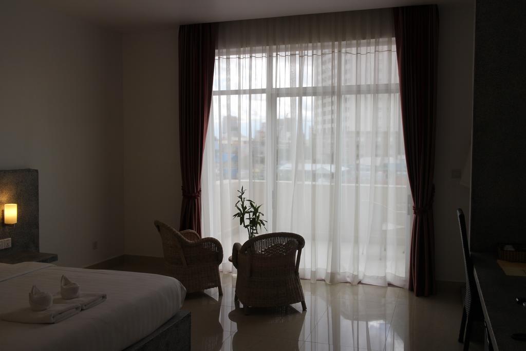 K9 Riverside Hotel Phnom Penh Exterior photo