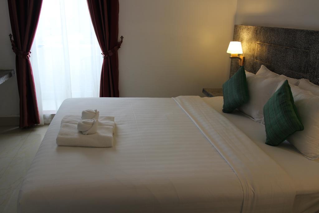 K9 Riverside Hotel Phnom Penh Exterior photo