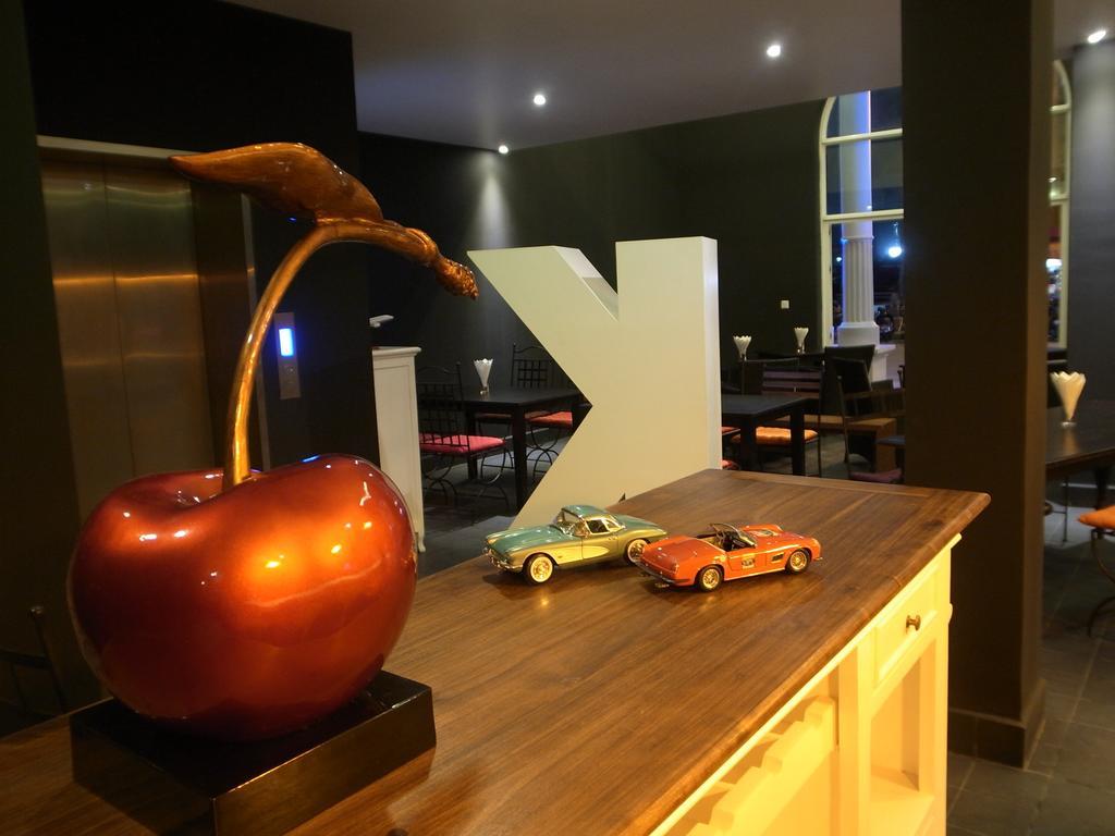 K9 Riverside Hotel Phnom Penh Exterior photo