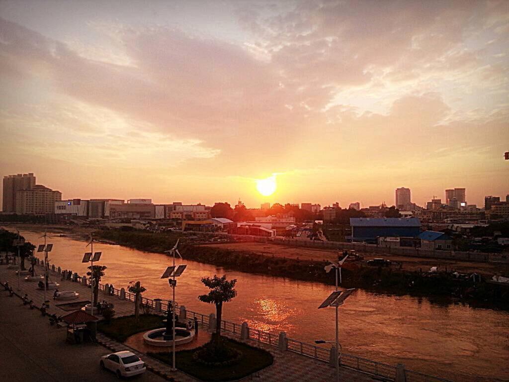 K9 Riverside Hotel Phnom Penh Exterior photo