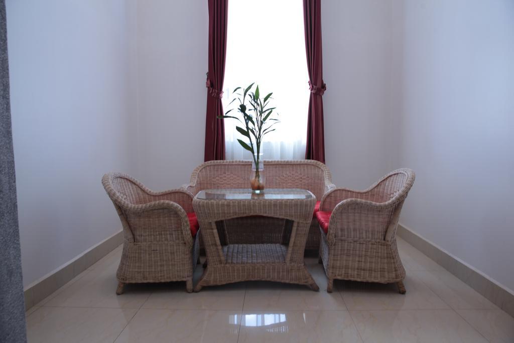K9 Riverside Hotel Phnom Penh Exterior photo